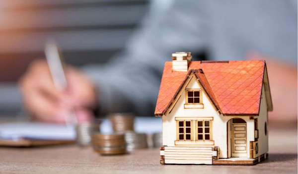 Tasas hipotecarias sufren su mayor caída desde 2022: ¿Es momento de invertir en una propiedad?